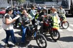 Entrega de chalecos para motociclistas en la ciudad de Ñemby